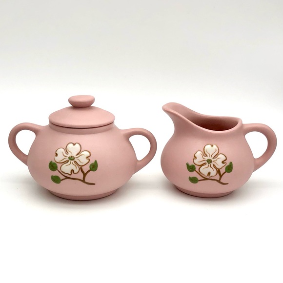 Pigeon Forge Pottery Creamer Sugar Bowl Set Pink With Embossed White Dogwood Vtg - Picture 5 of 8